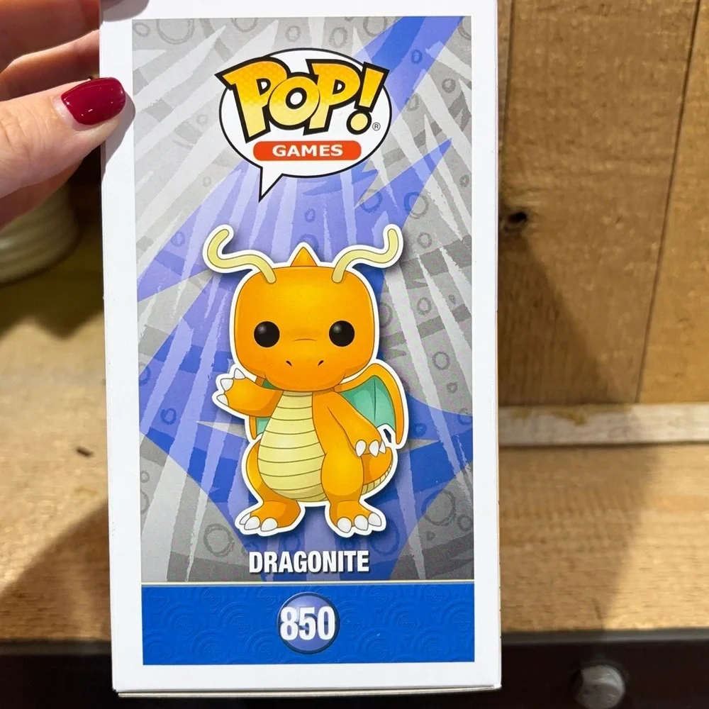 Funko Pop Pokémon - Dragonite Vinyl Figure in Orange and Yellow - Picture 3 of 4